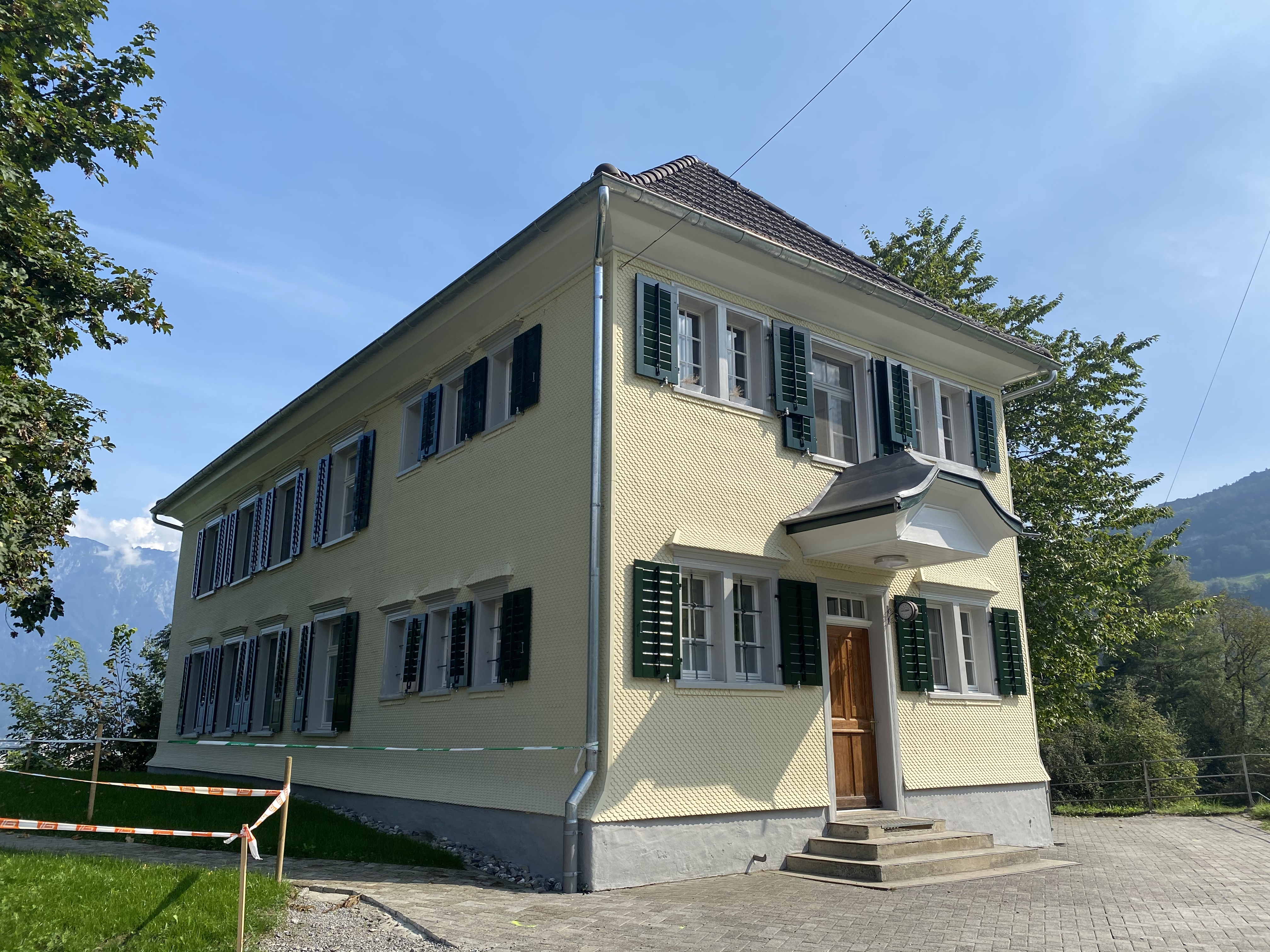 Fassade Stunder Schulhaus Grabs